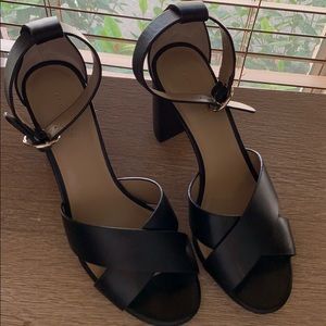 Black Ann Taylor heels w/strap